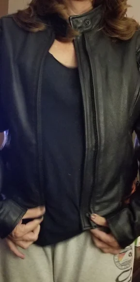 Women's leather motorcycle jacket - Picture 9 of 16